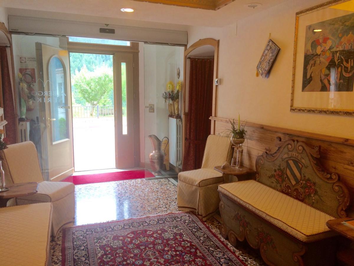 Albergo Erika أورونزو دي كادوري المظهر الخارجي الصورة